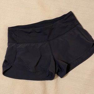 Lululemon shorts size 6